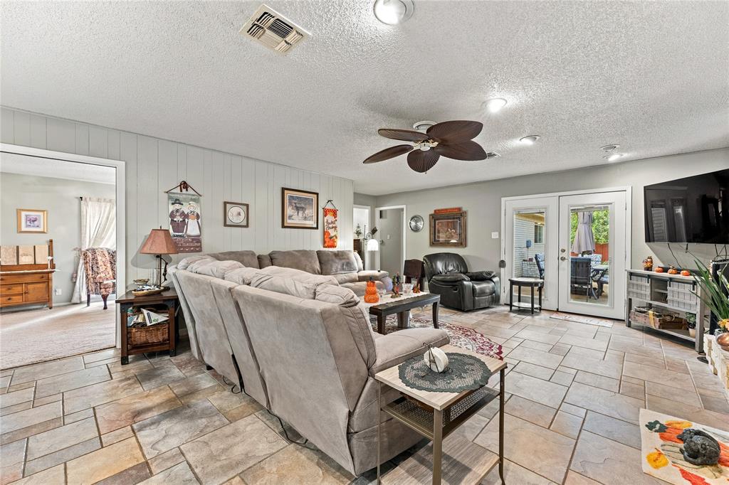 3802 Wendy Oaks Drive Property Photo 19