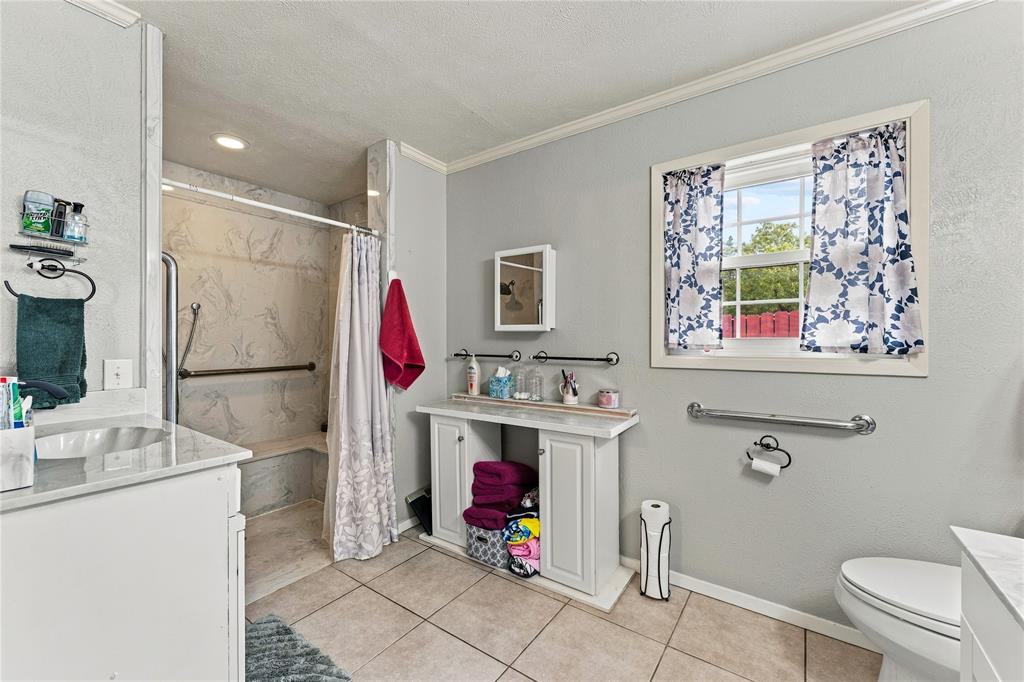 3802 Wendy Oaks Drive Property Photo 25