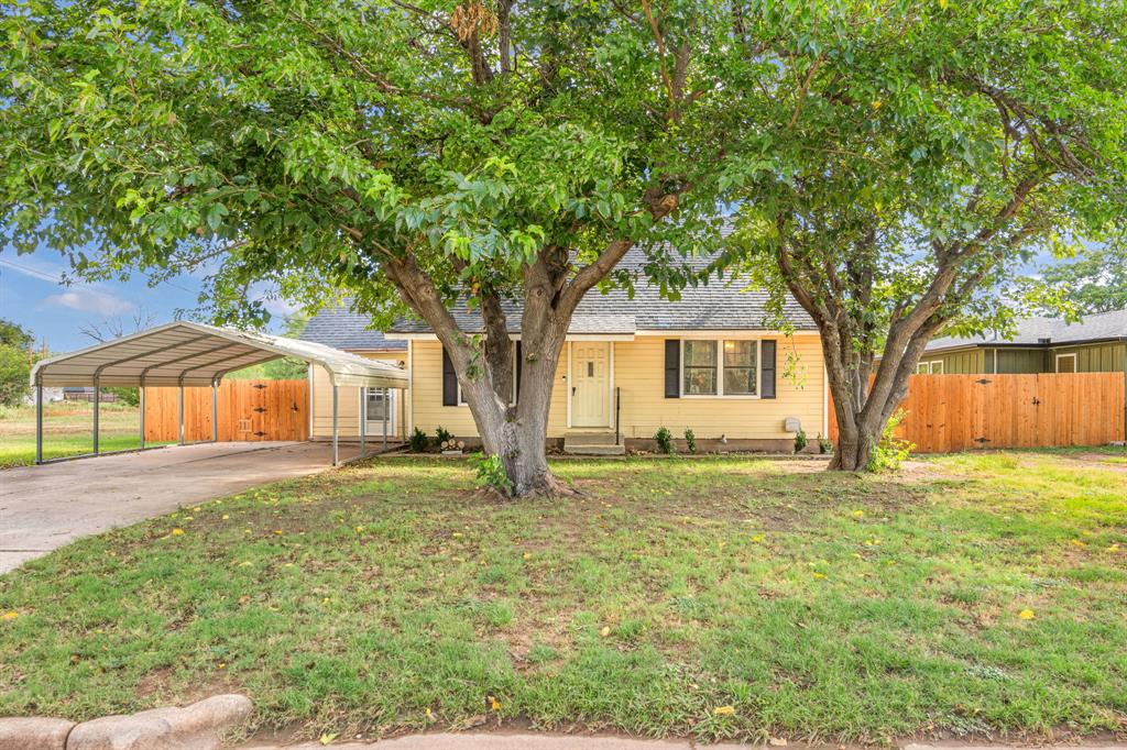1341 Lakeside Drive Property Photo 1