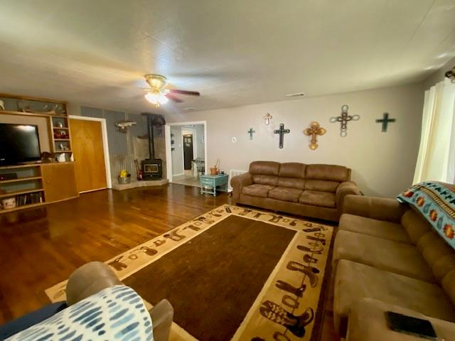 601 S Avenue G Property Photo 6