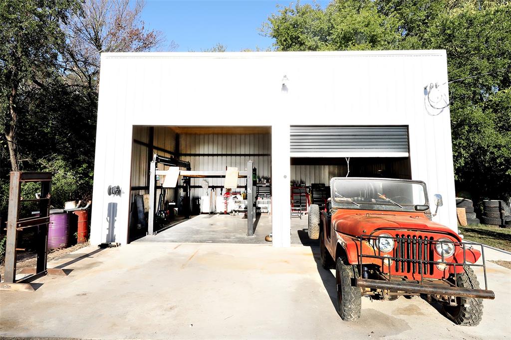 1203 Us Hwy 81 Property Photo 3