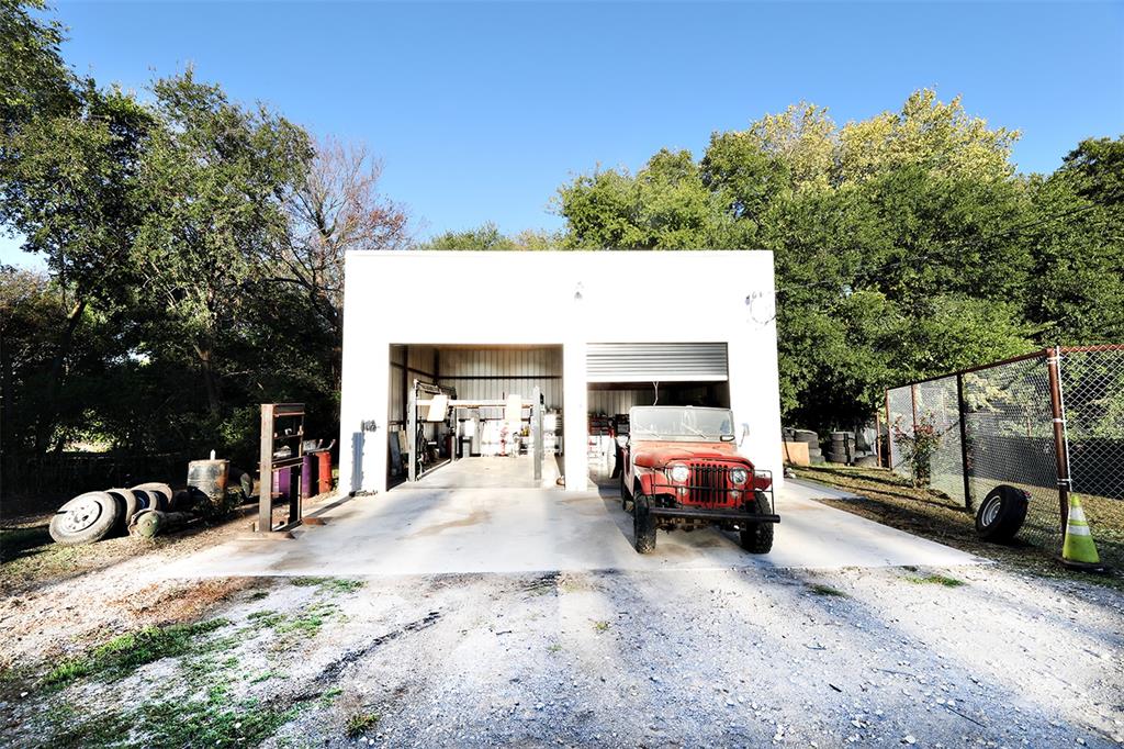 1203 Us Hwy 81 Property Photo 8