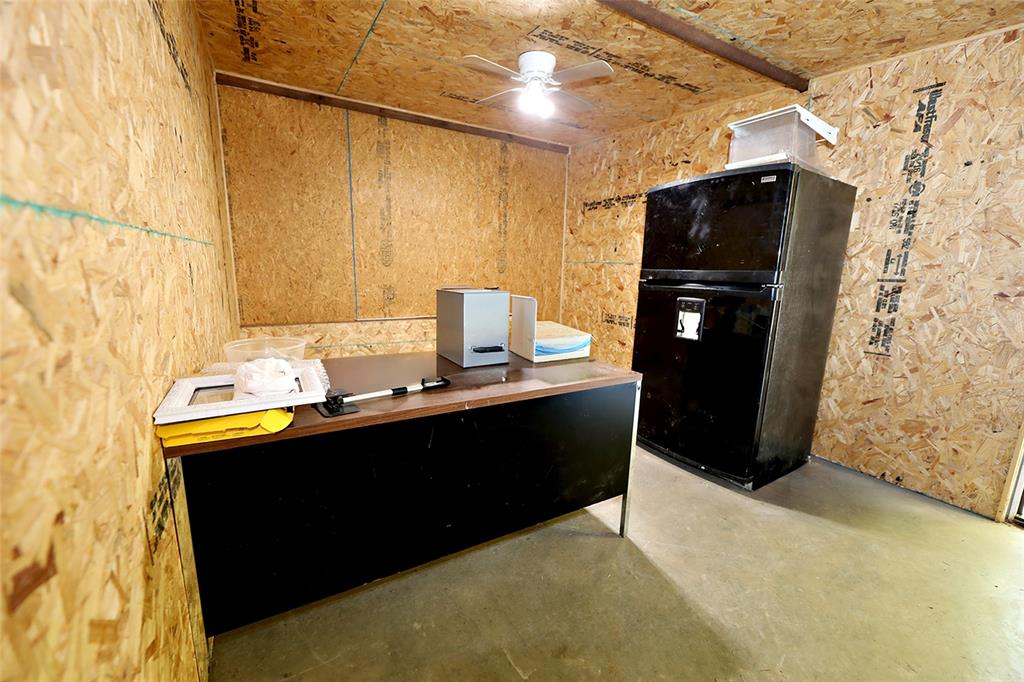 1203 Us Hwy 81 Property Photo 21