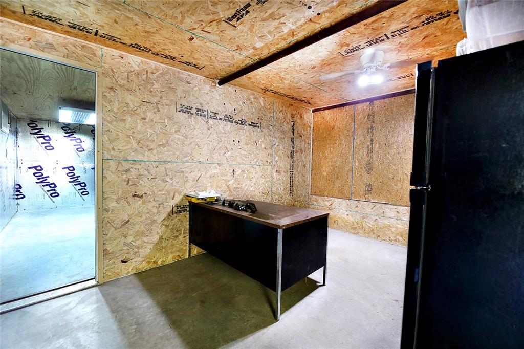 1203 Us Hwy 81 Property Photo 22