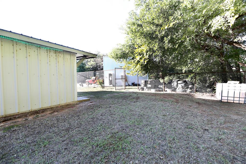 1203 Us Hwy 81 Property Photo 28