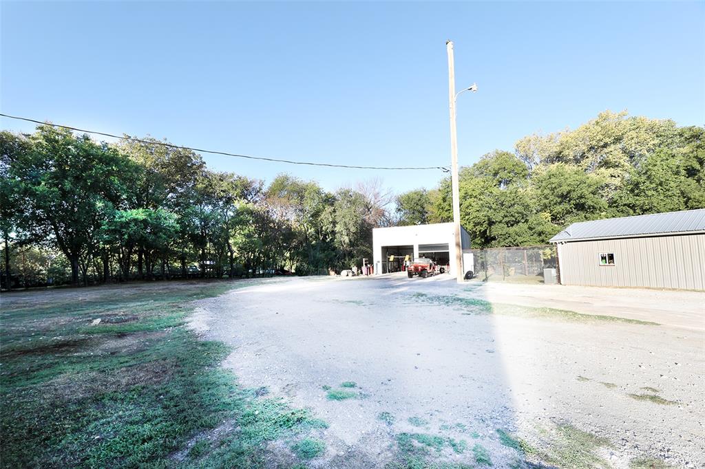 1203 Us Hwy 81 Property Photo 30