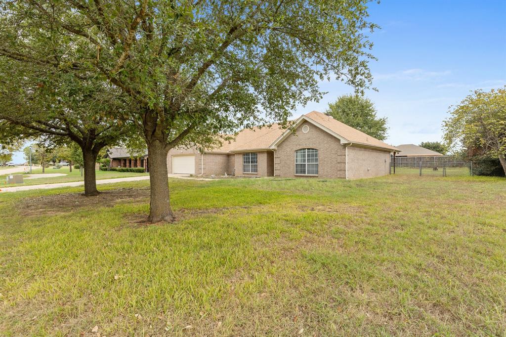 210 River Place Property Photo 3