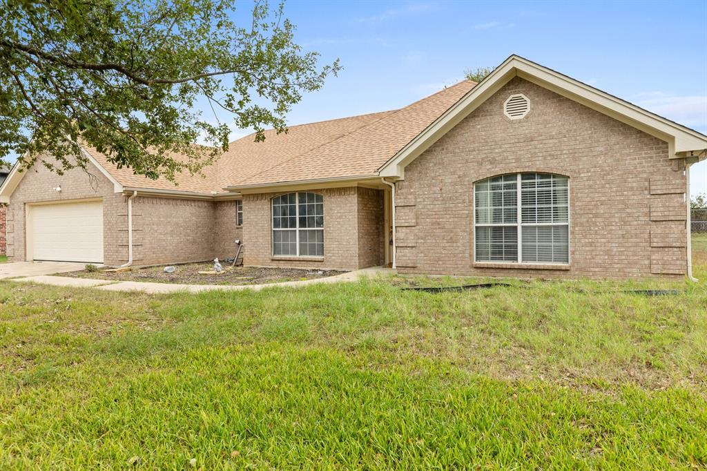 210 River Place Property Photo 4
