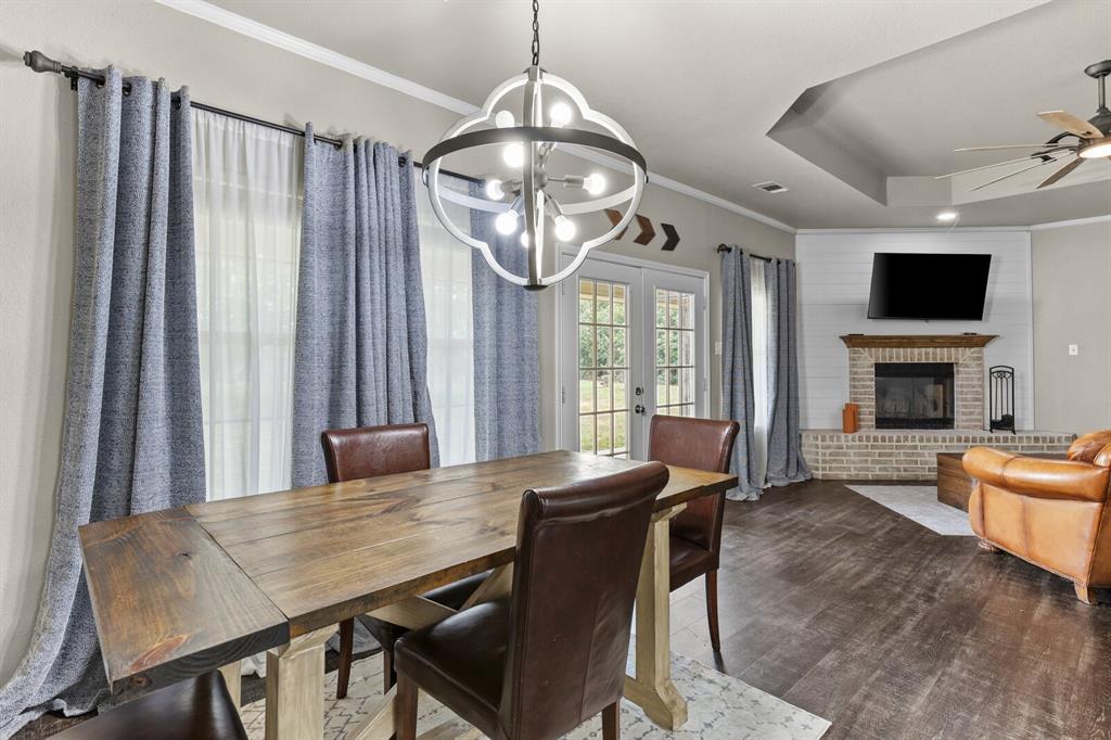 210 River Place Property Photo 13