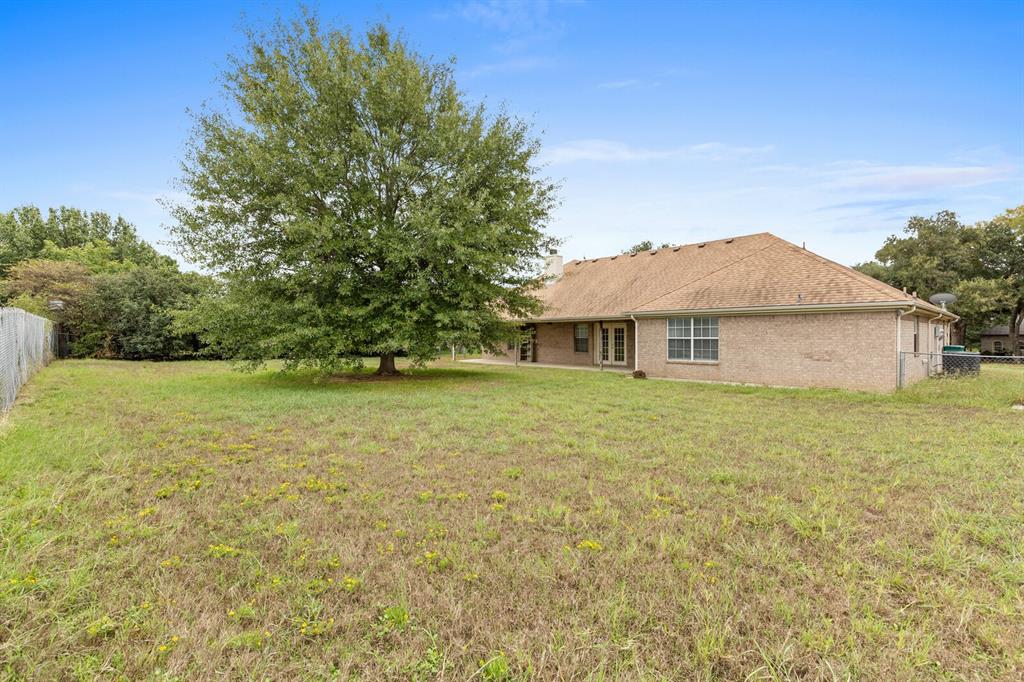 210 River Place Property Photo 30