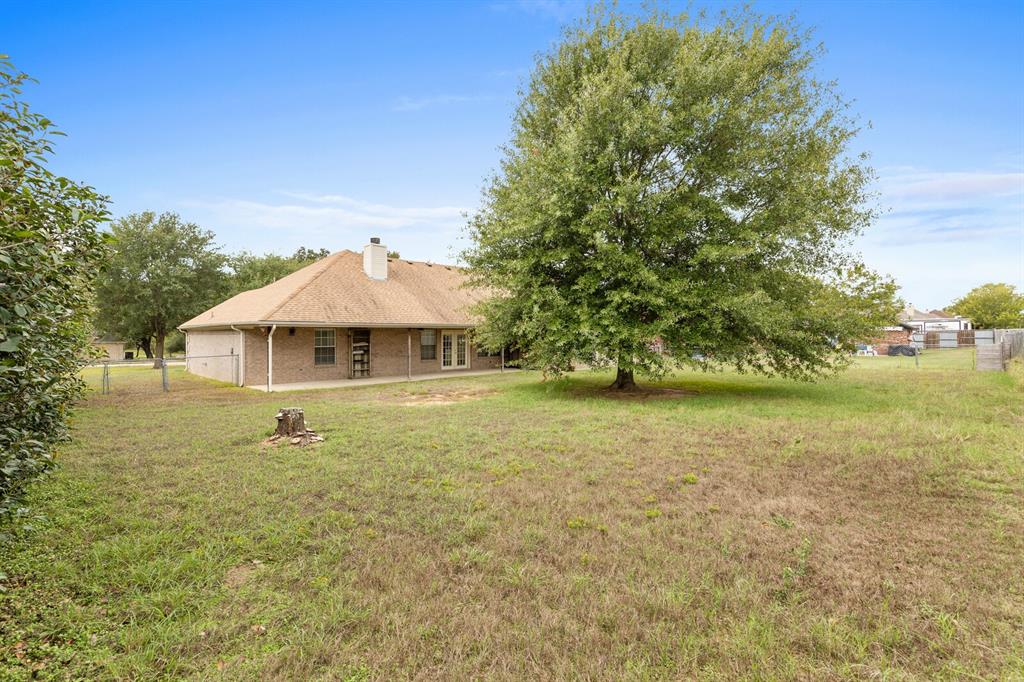 210 River Place Property Photo 31