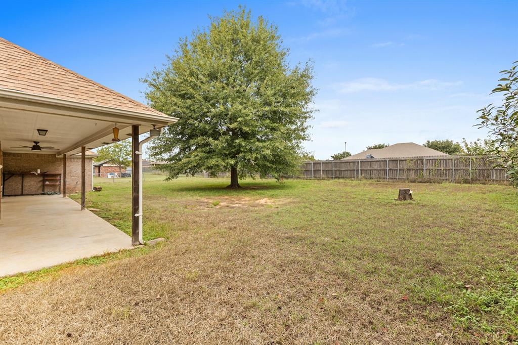 210 River Place Property Photo 34