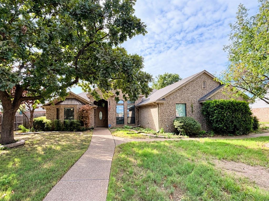 5704 Plantation Drive Property Photo 1