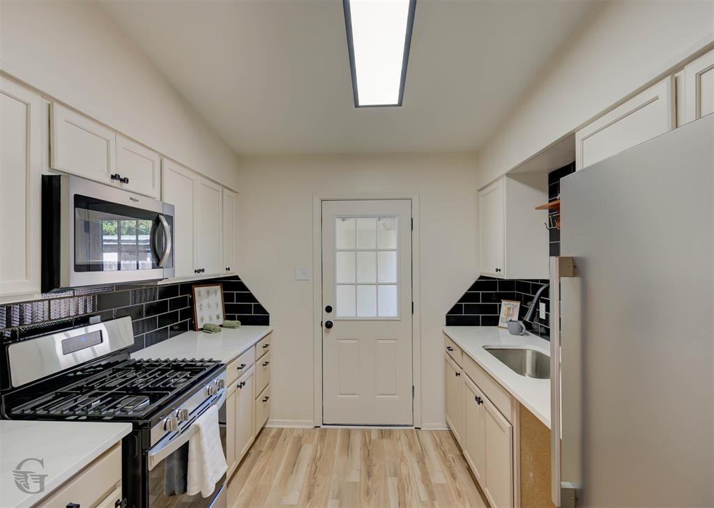 1807 Alison Avenue Property Photo 6