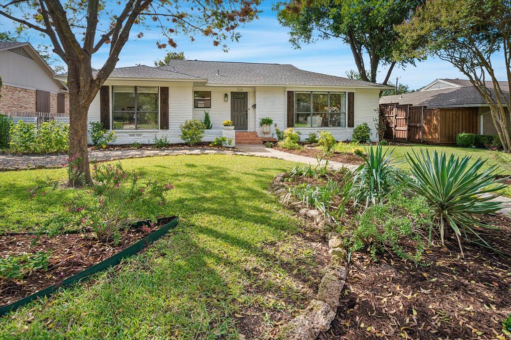 705 James Drive Property Photo 1