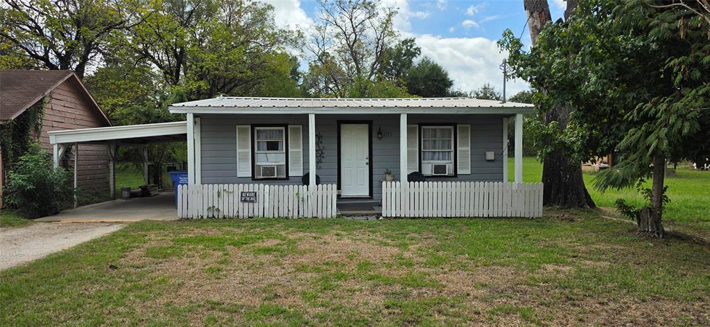 1713 W Frank Street Property Photo 3