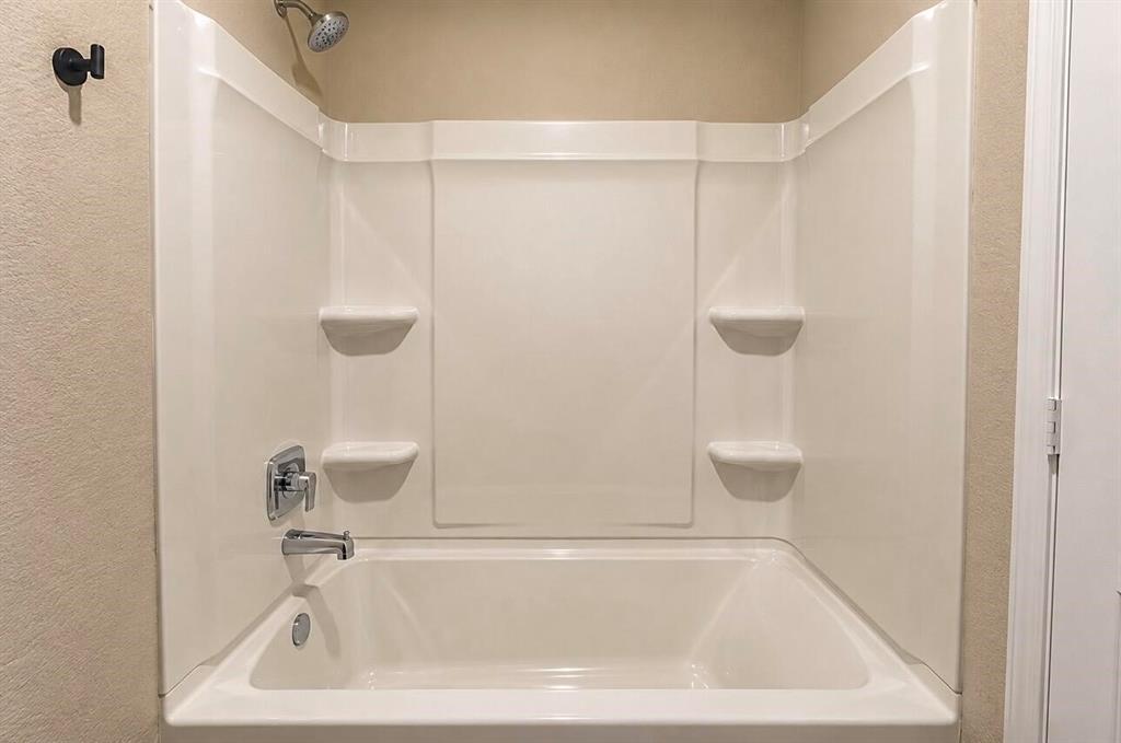 1301 E Grove Street Property Photo 16
