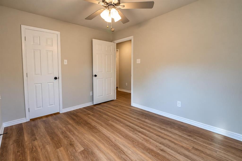1301 E Grove Street Property Photo 18