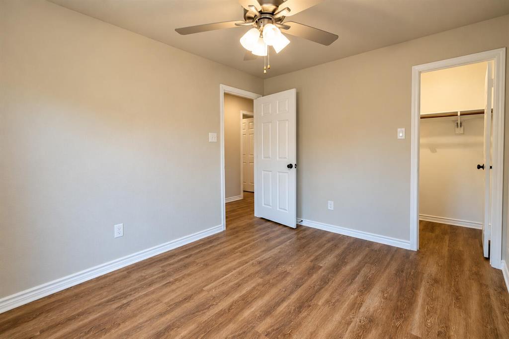 1301 E Grove Street Property Photo 23