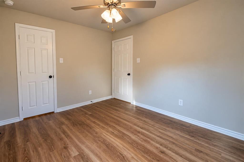 1301 E Grove Street Property Photo 27