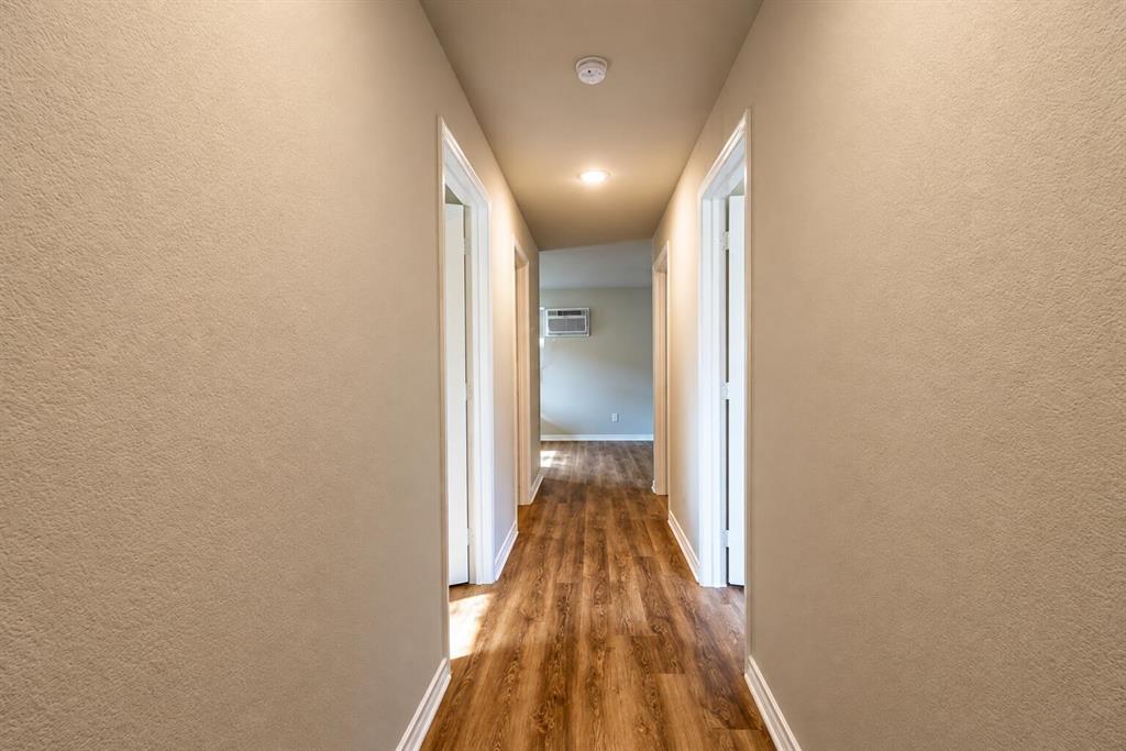 1301 E Grove Street Property Photo 28