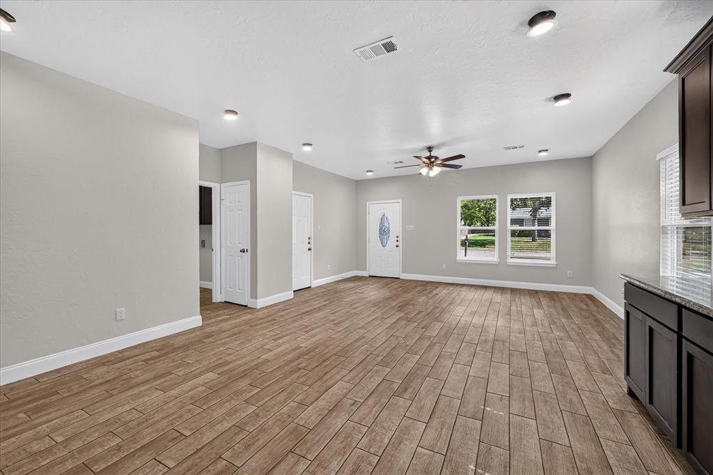 1719 Park Street Property Photo 3