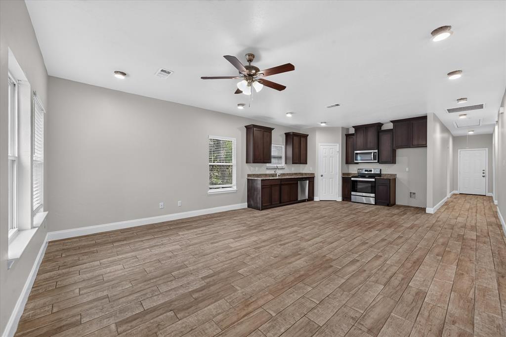 1719 Park Street Property Photo 4