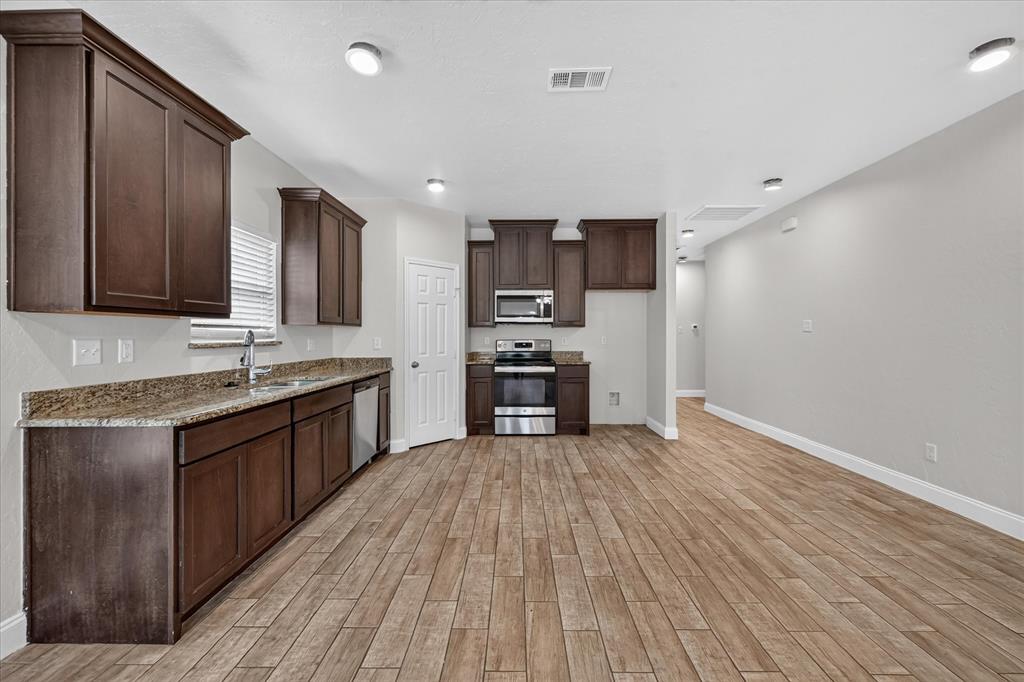 1719 Park Street Property Photo 6