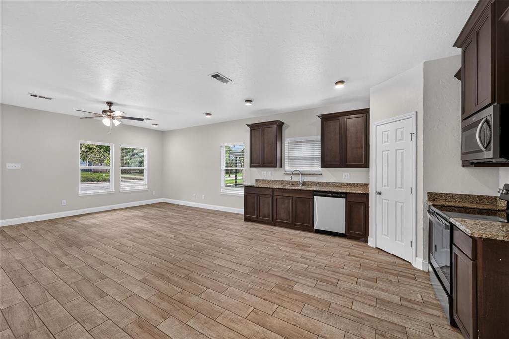 1719 Park Street Property Photo 7