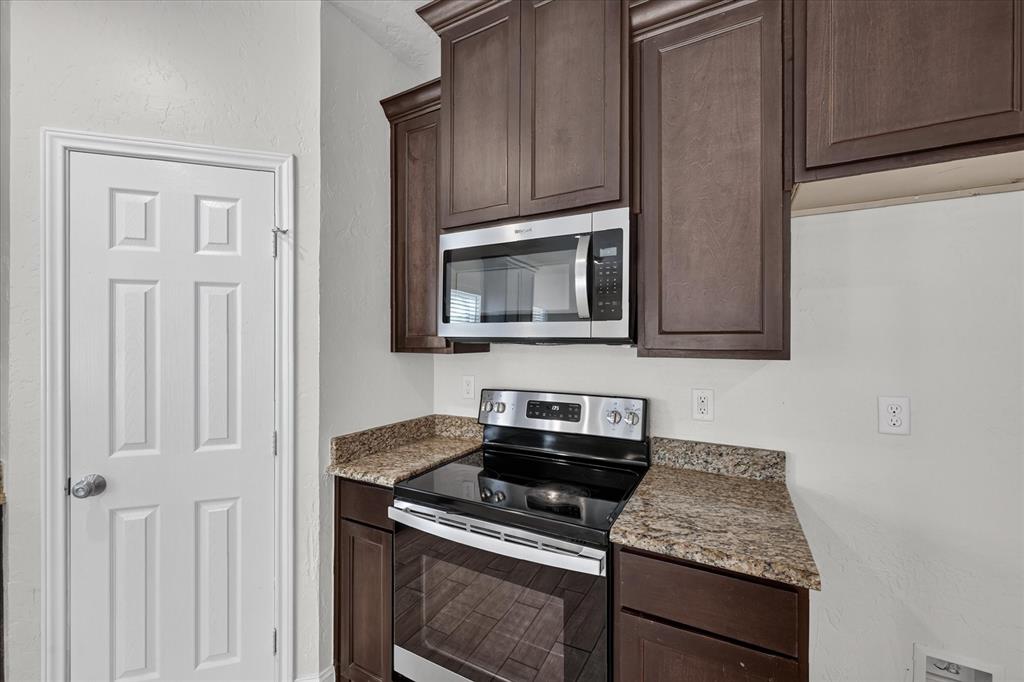 1719 Park Street Property Photo 10