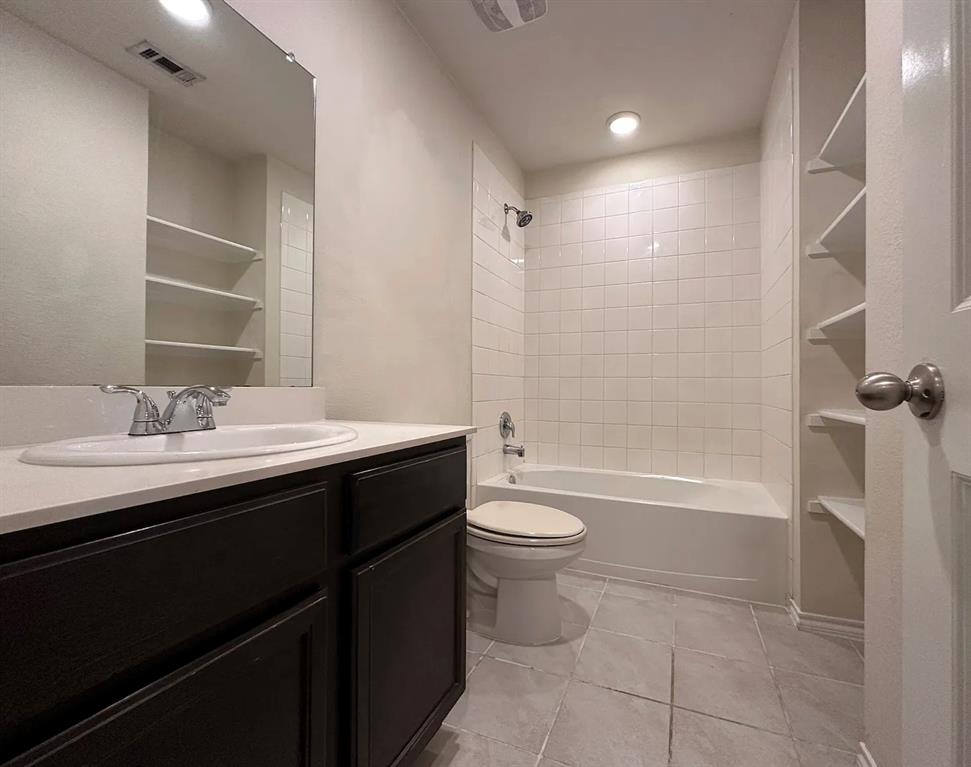 804 Meadow Wood Lane Property Photo 3