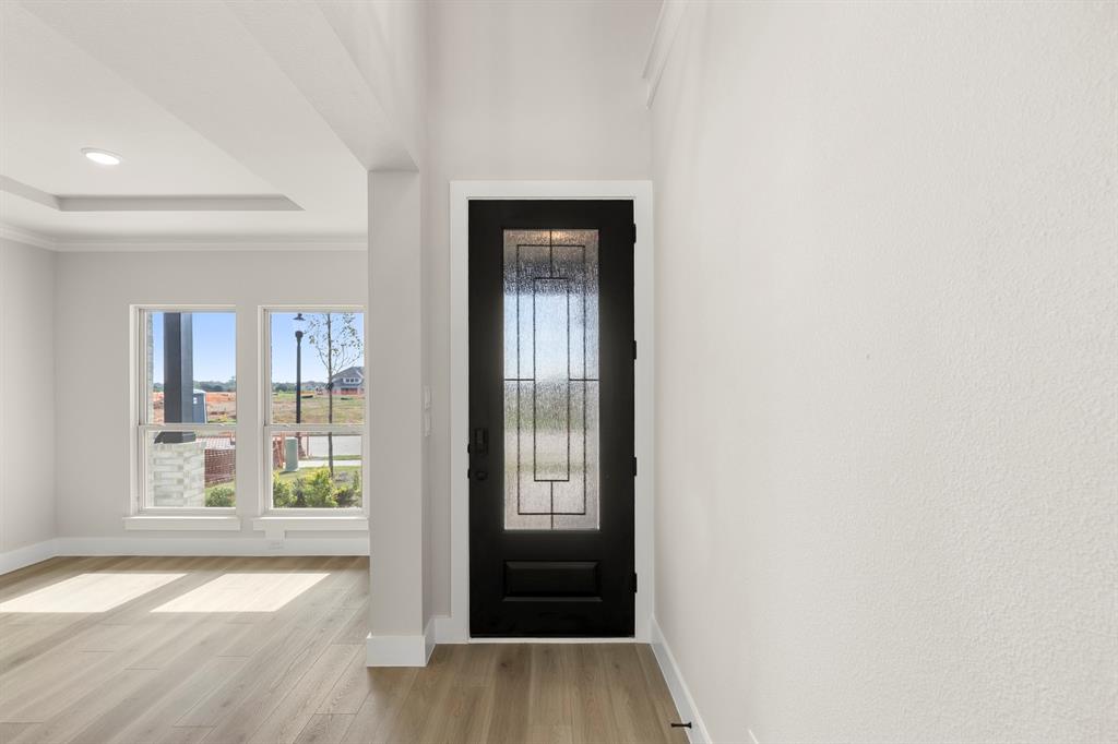520 Loggia Way Property Photo 3