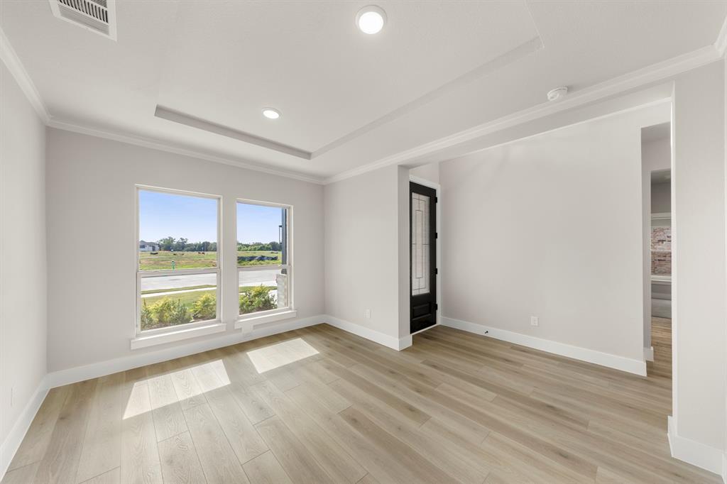 520 Loggia Way Property Photo 4