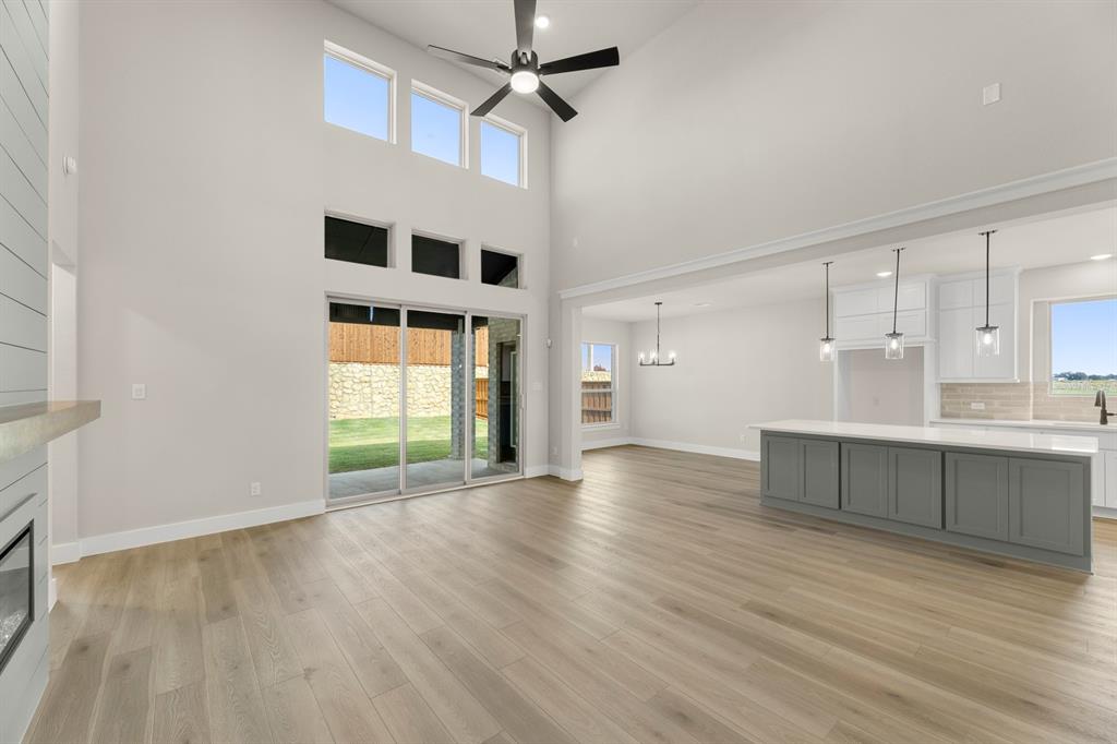 520 Loggia Way Property Photo 7