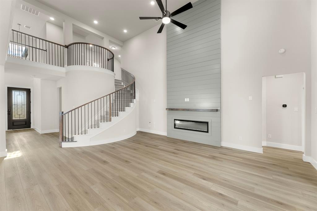520 Loggia Way Property Photo 11