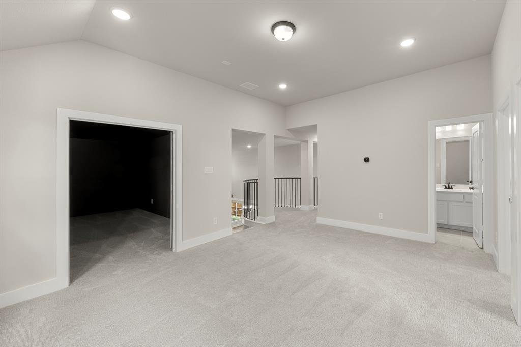 520 Loggia Way Property Photo 26