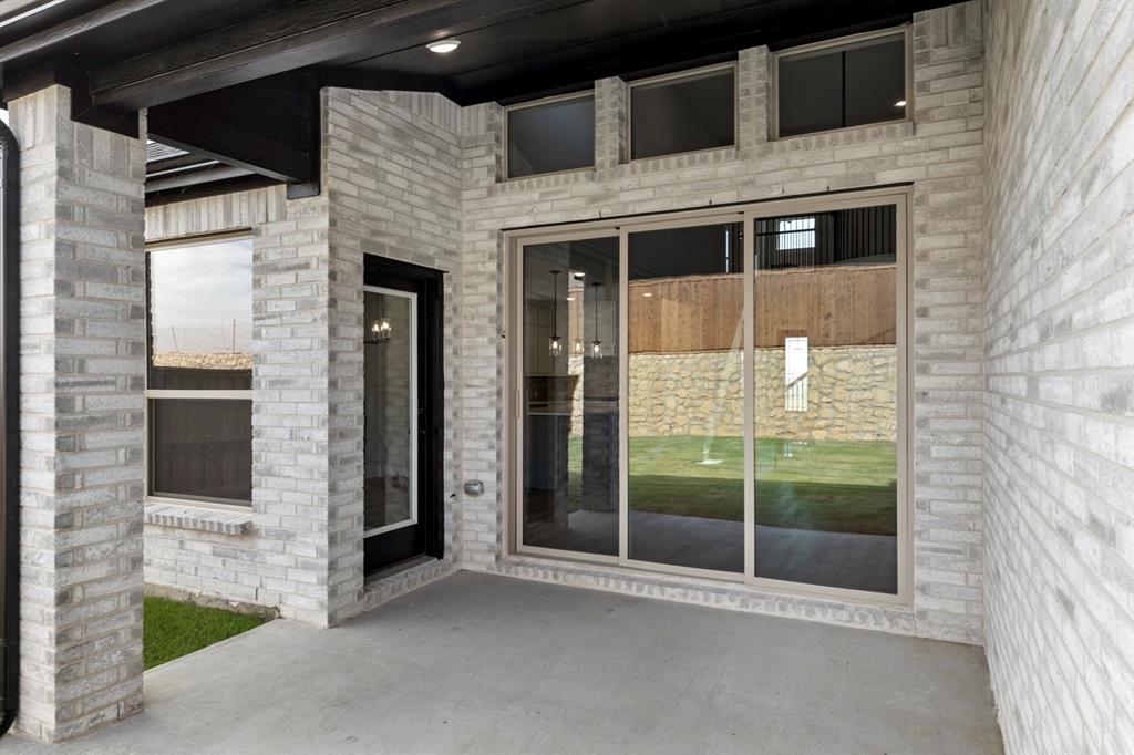 520 Loggia Way Property Photo 28