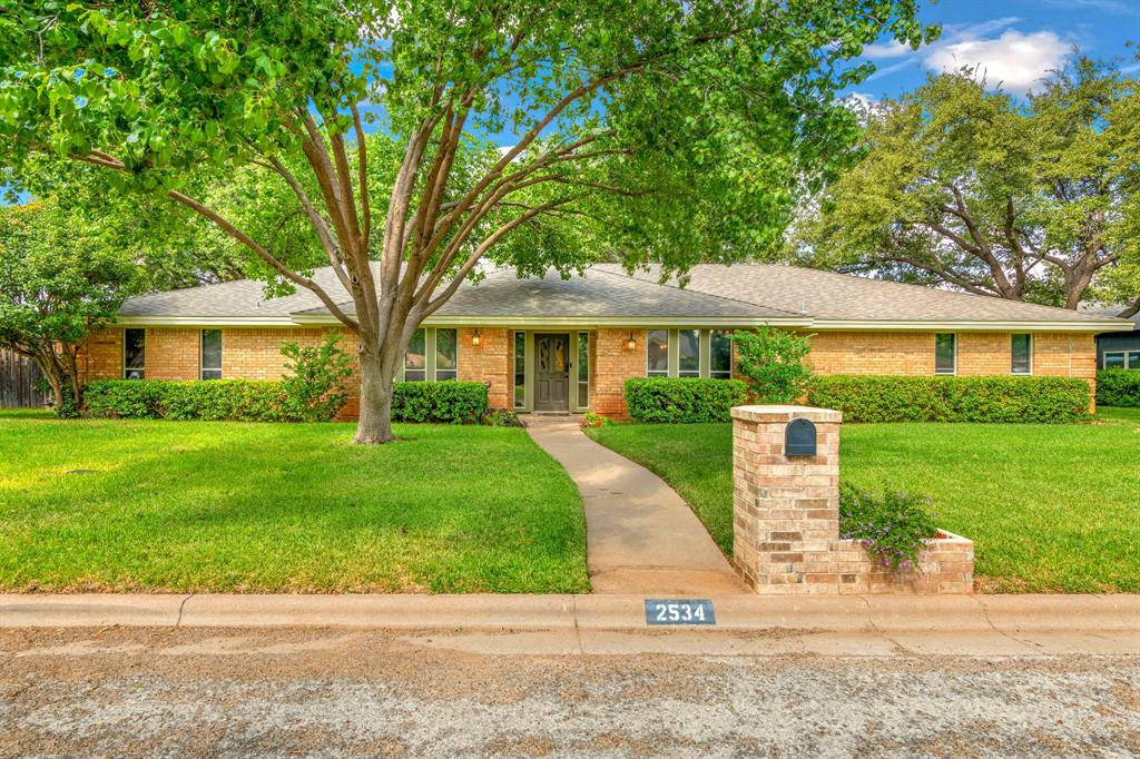 2534 Meadow Lake Drive Property Photo 1