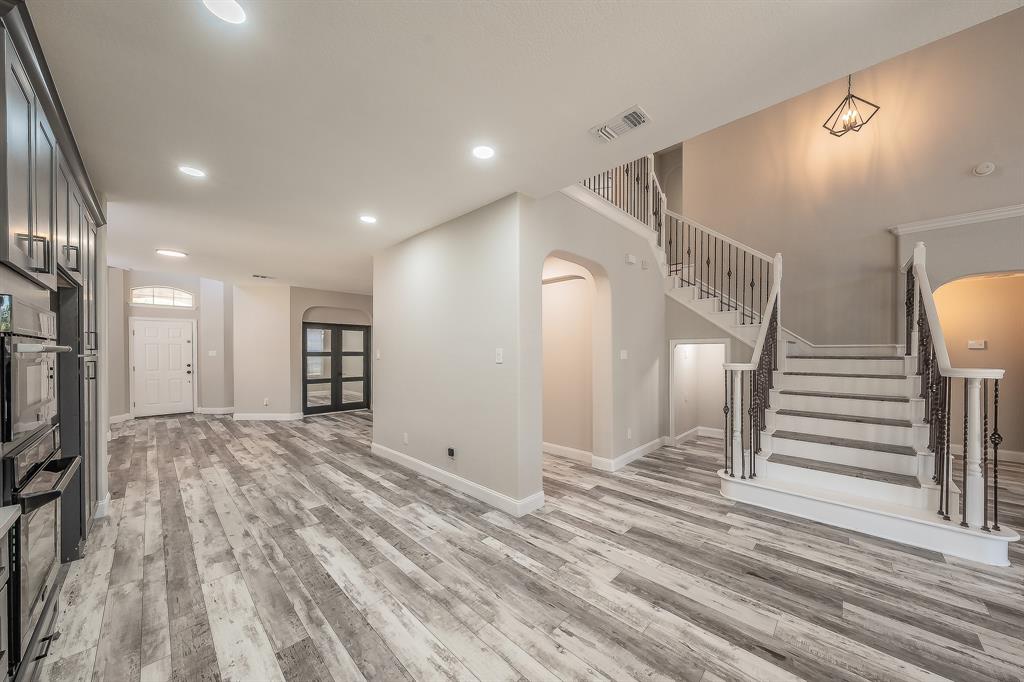 10305 Stoneside Trail Property Photo 6