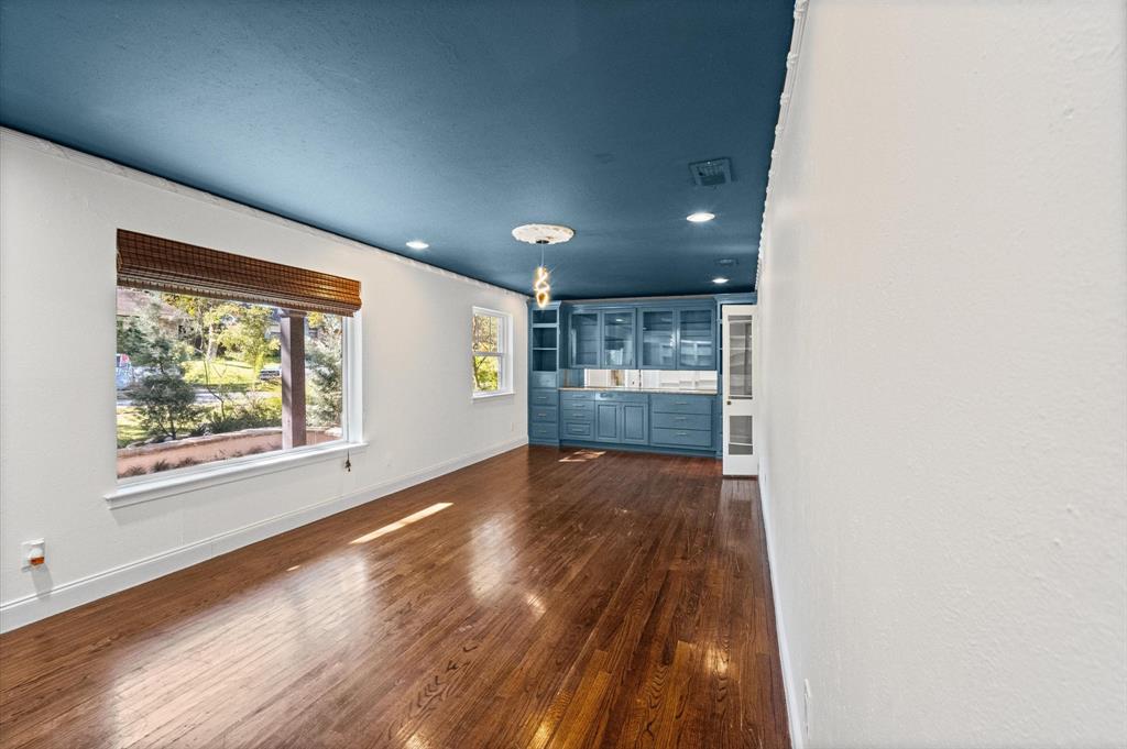 9011 Fringewood Drive Property Photo 16