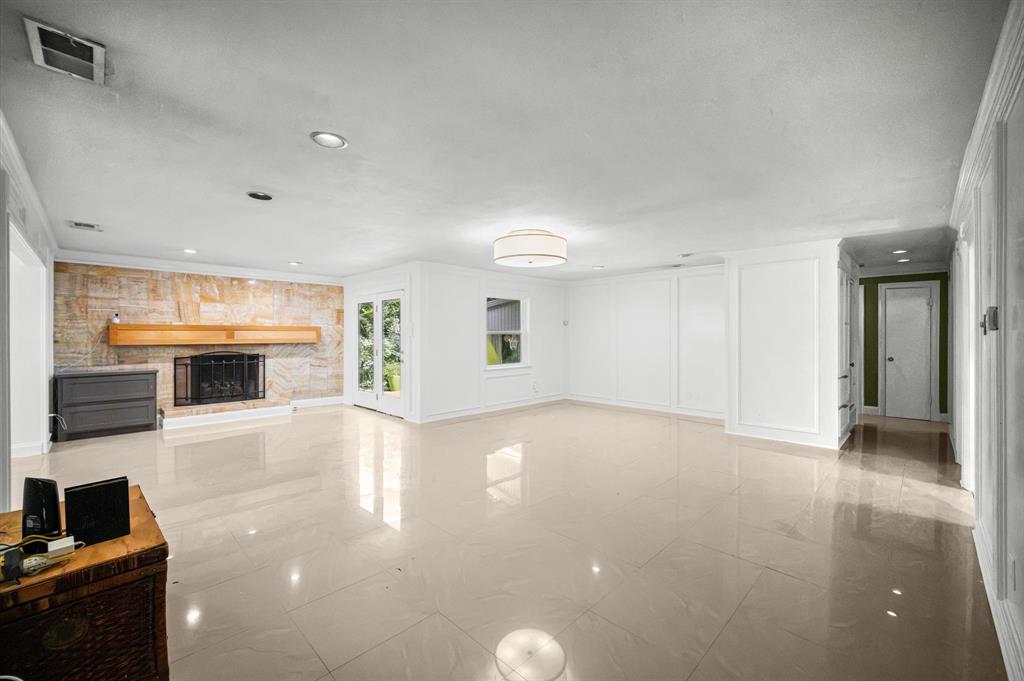 9011 Fringewood Drive Property Photo 17