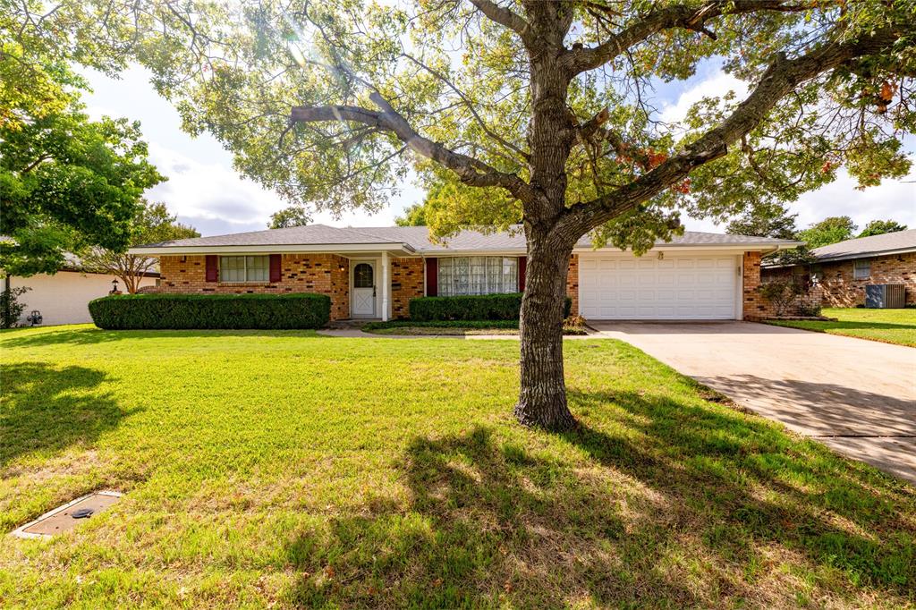 3805 Fenton Avenue Property Photo 1