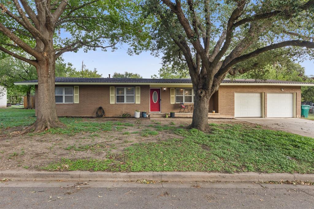 703 W Elizabeth Drive Property Photo 1