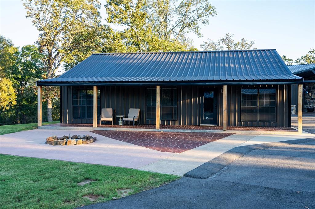 1309 County Road 2619 Property Photo 16