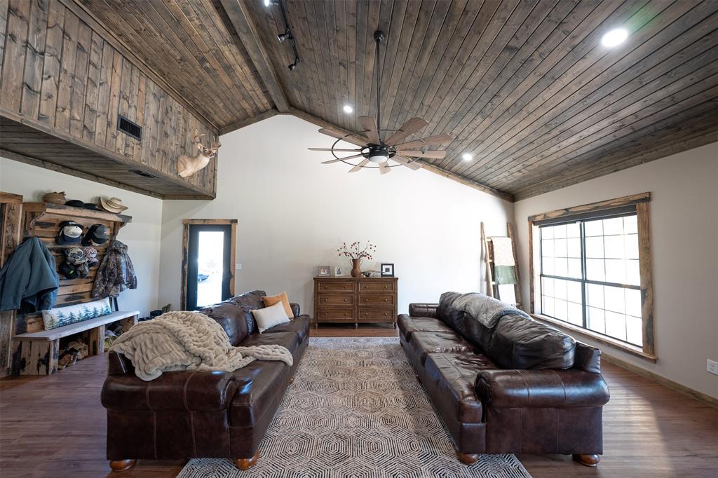 1309 County Road 2619 Property Photo 17
