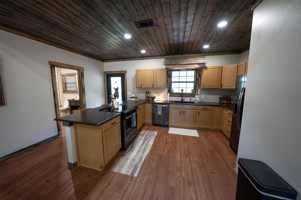 1309 County Road 2619 Property Photo 18