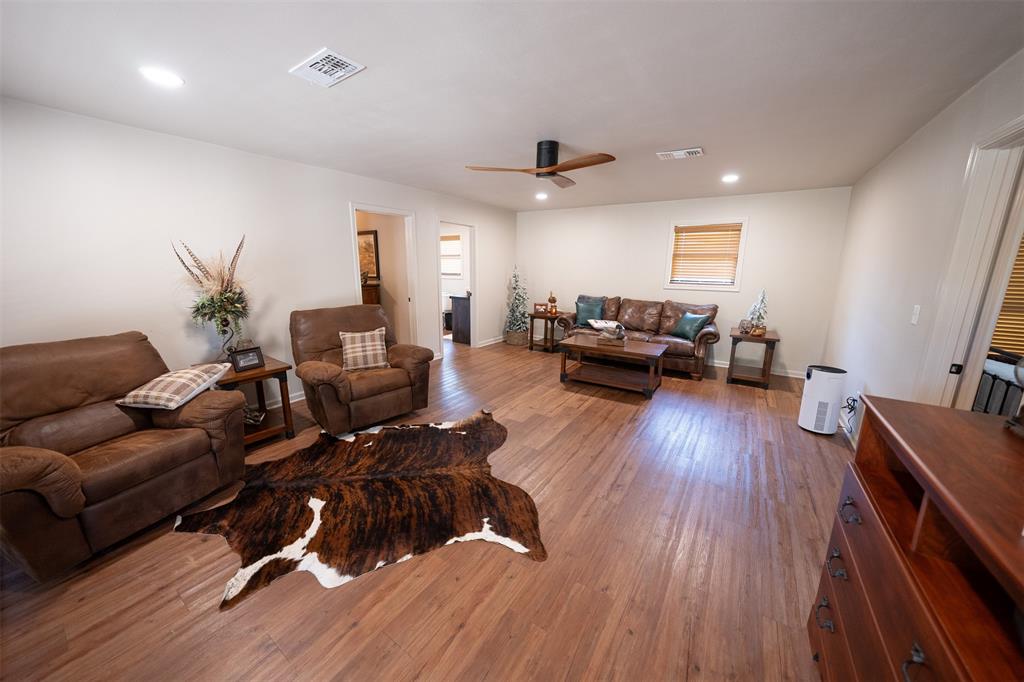 1309 County Road 2619 Property Photo 23