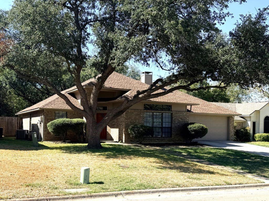 2317 Parkside Drive Property Photo 2