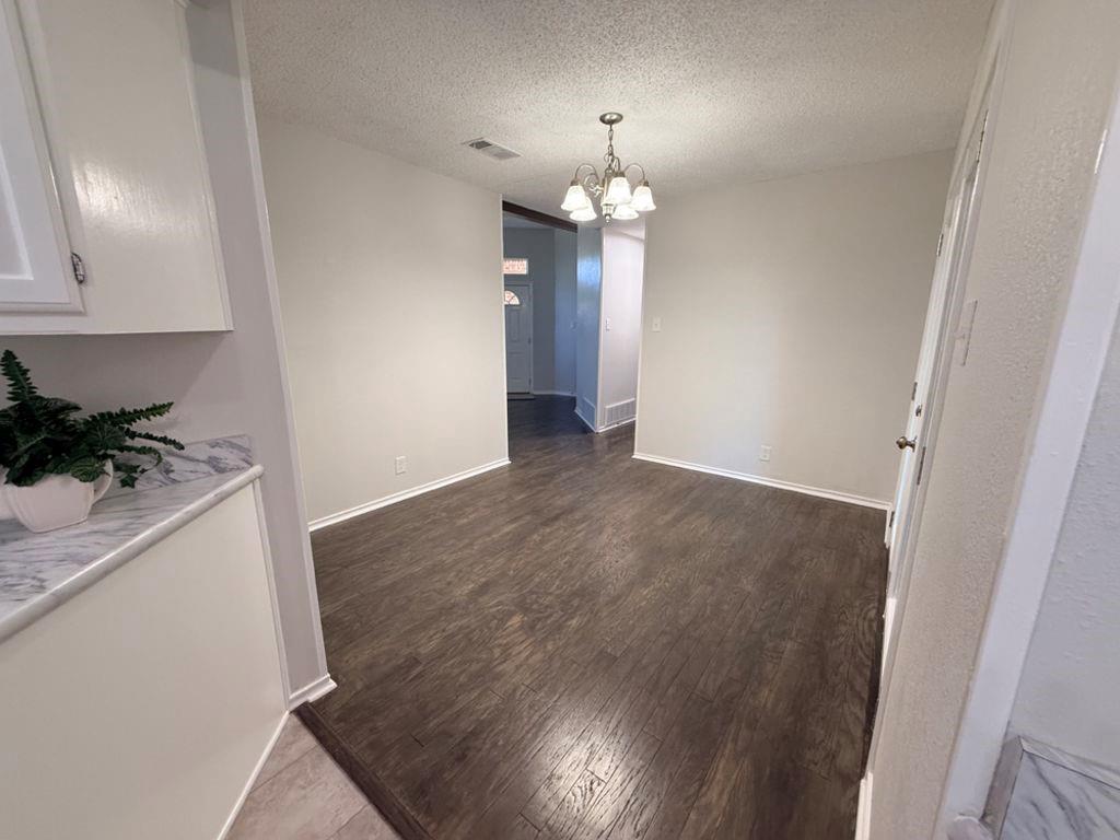 2317 Parkside Drive Property Photo 9