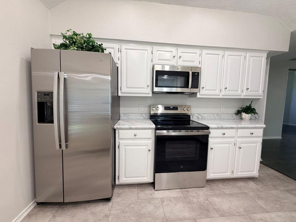 2317 Parkside Drive Property Photo 12